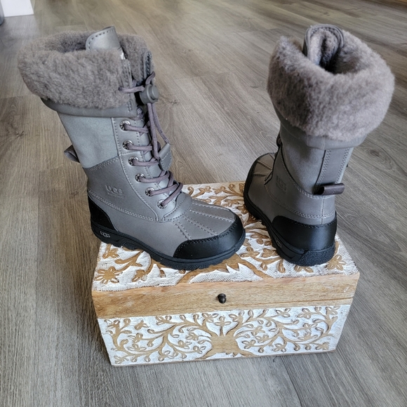 UGG Kids Butte II Togle Tall CWR Snow Boot - Picture 1 of 10